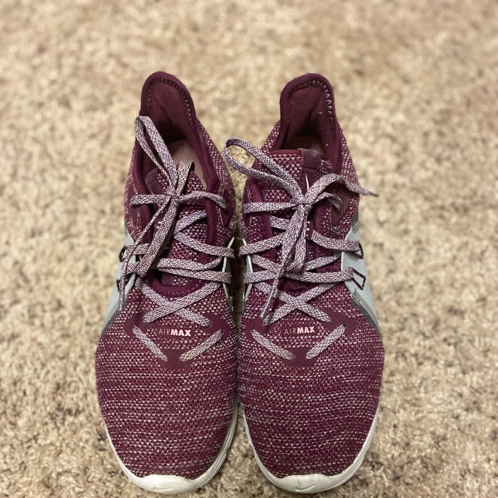 Nike air max tennis shoes